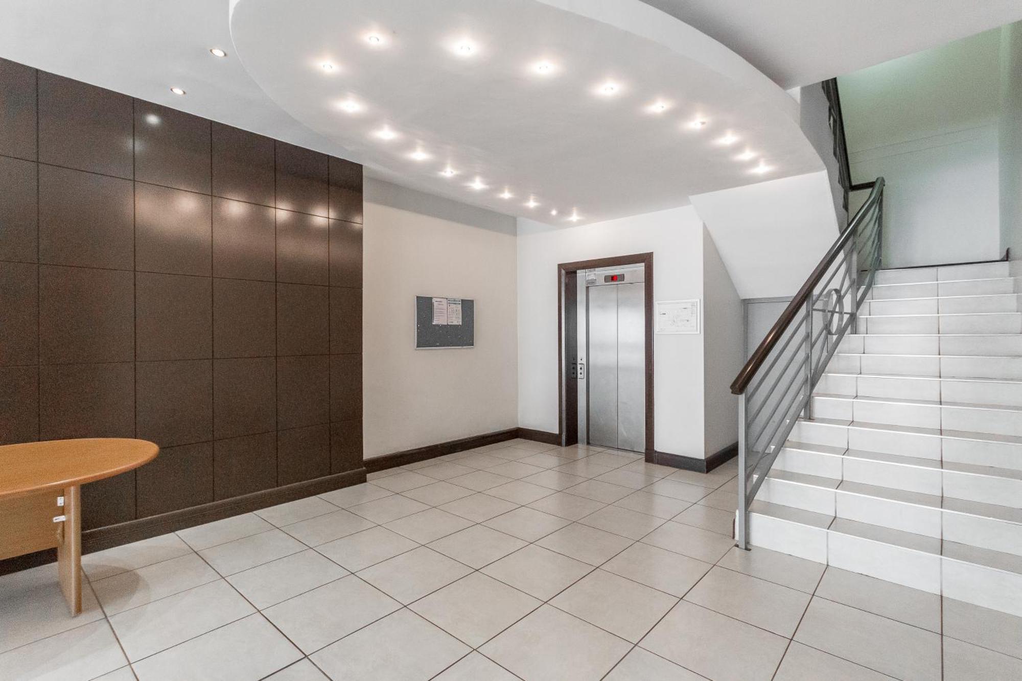 شقة The Square 135- Studio With Free Parking, Pool & Gym Access كيب تاون المظهر الخارجي الصورة