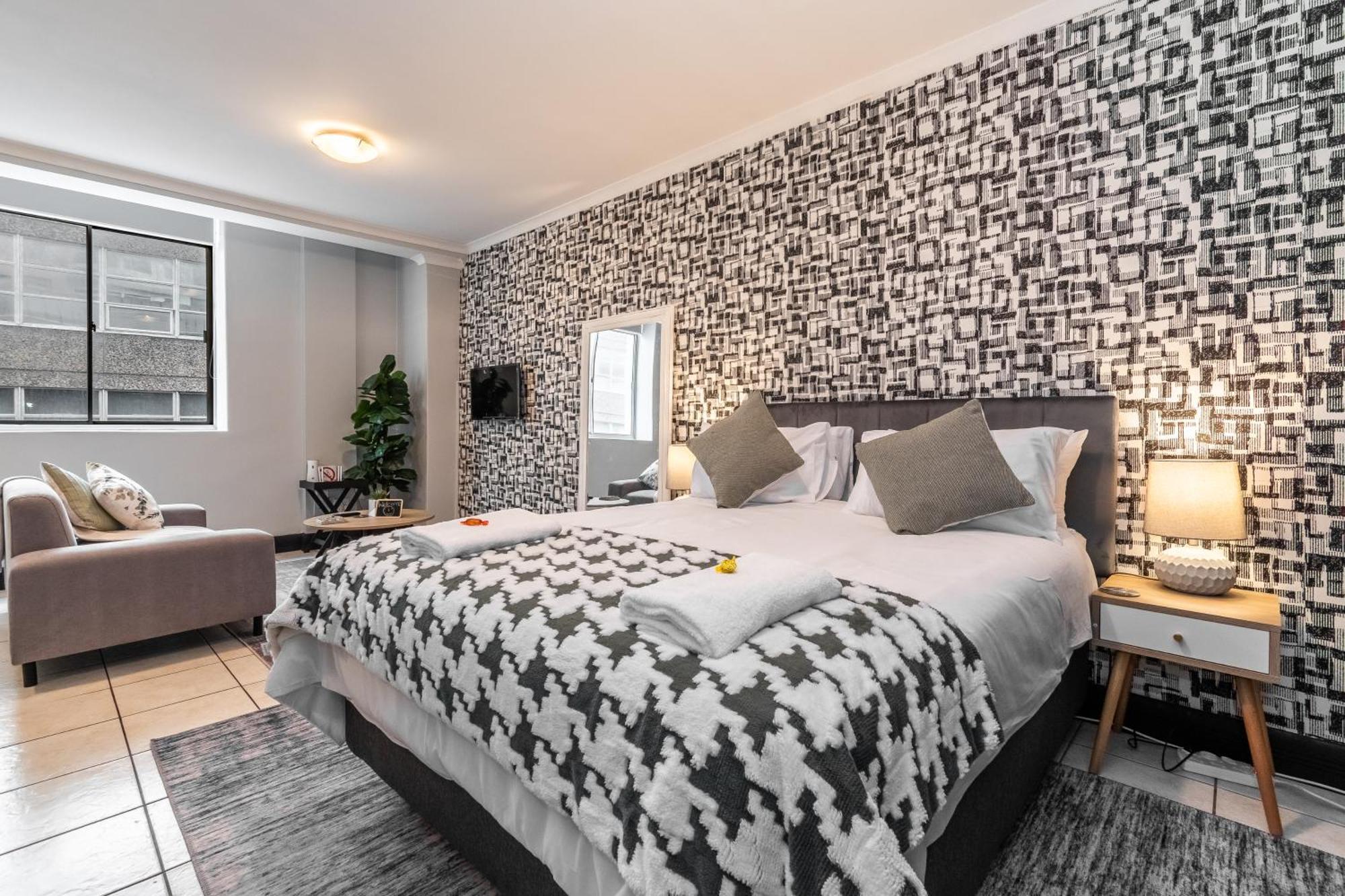 شقة The Square 135- Studio With Free Parking, Pool & Gym Access كيب تاون المظهر الخارجي الصورة