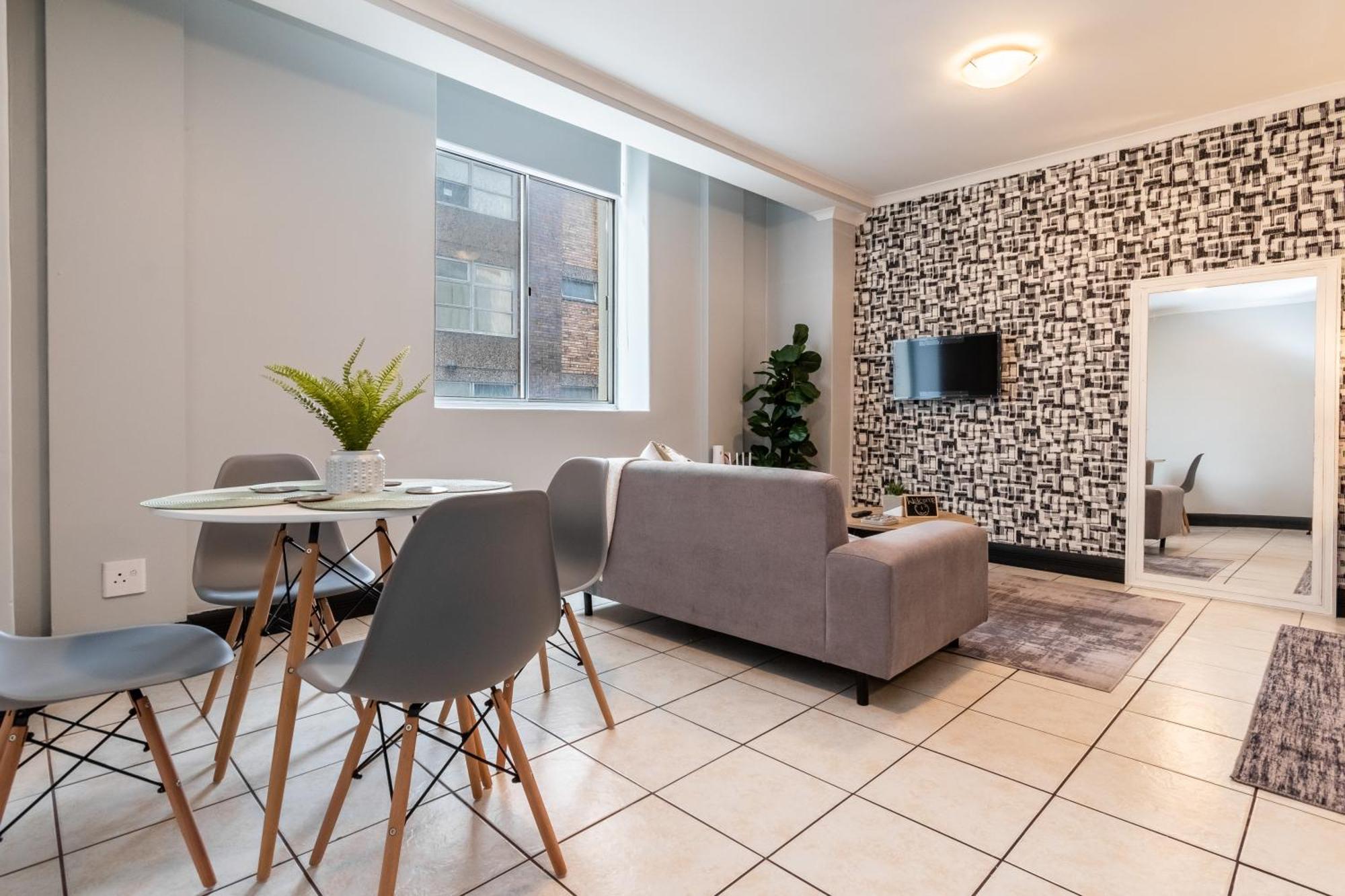 شقة The Square 135- Studio With Free Parking, Pool & Gym Access كيب تاون المظهر الخارجي الصورة
